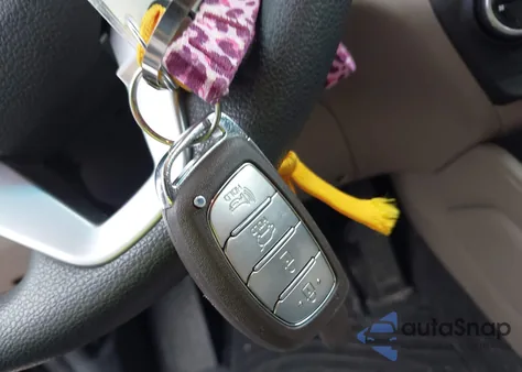 2020 Hyundai Tucson Value z USA, uszkodzony, nr VIN KM8J33A45LU105351